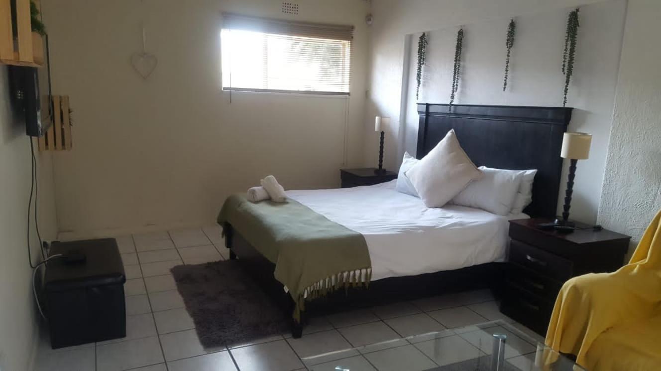 Self-Catering 1Bedr Cottage In Sandton With Free Wifi Joanesburgo Exterior foto